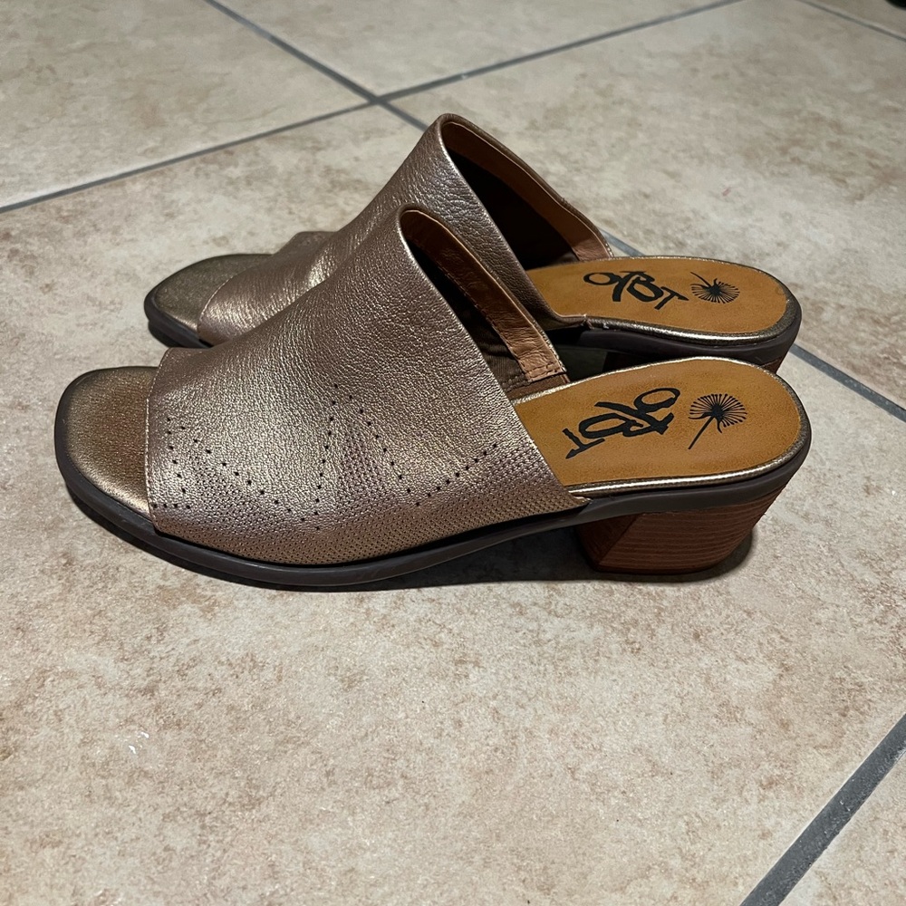 OTBT Brown Leather Women's Mules - Picture 3 of 8